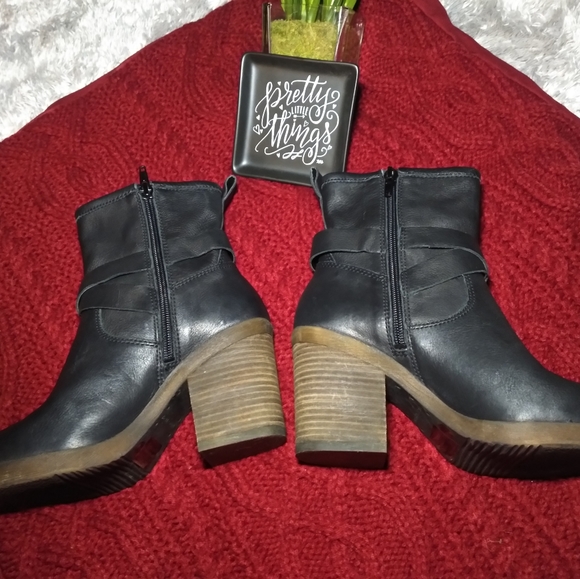 Lucky Brand Ankle Boots - Picture 4 of 6